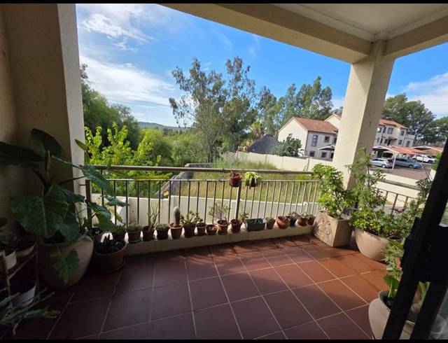 3 BEDROOM APARTMENT FOR SALE IN SUNNINGHILL